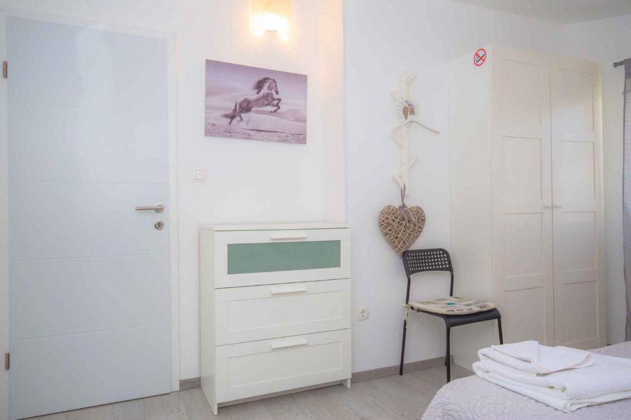 Apartments In Rogoznica 36019 Eksteriør billede
