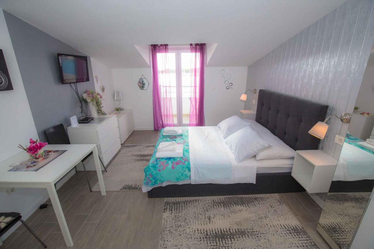Apartments In Rogoznica 36019 Eksteriør billede
