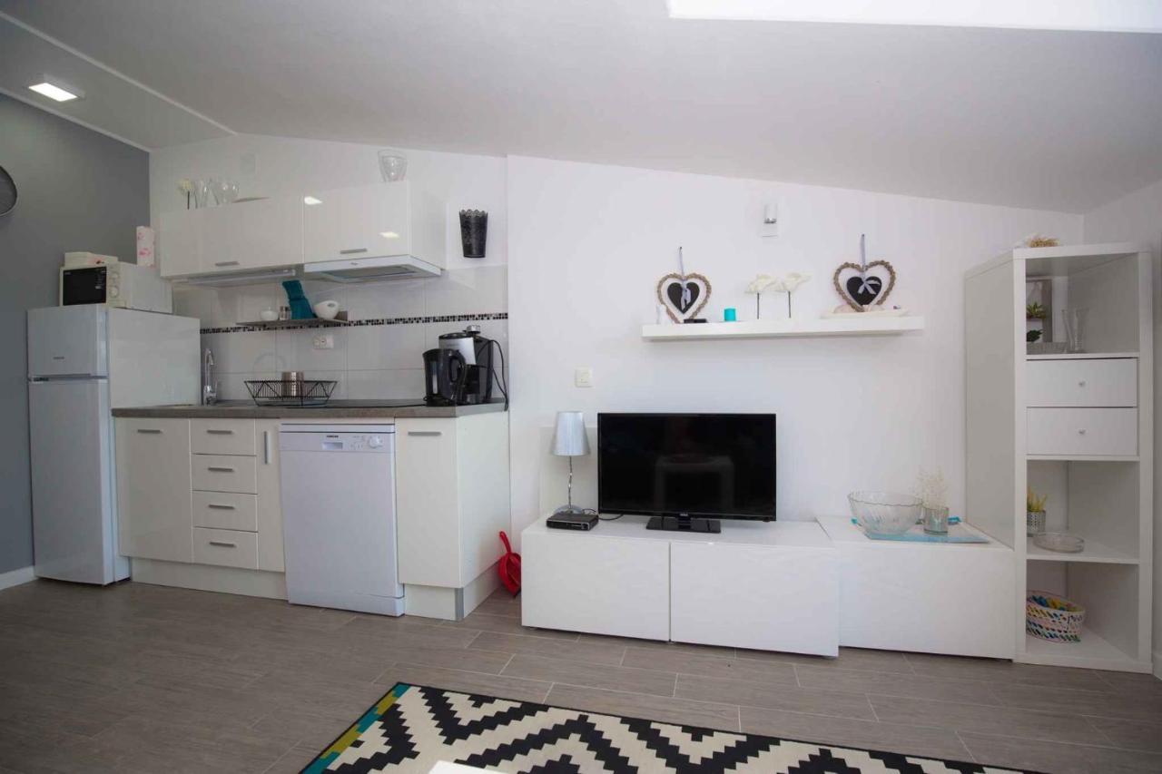 Apartments In Rogoznica 36019 Eksteriør billede