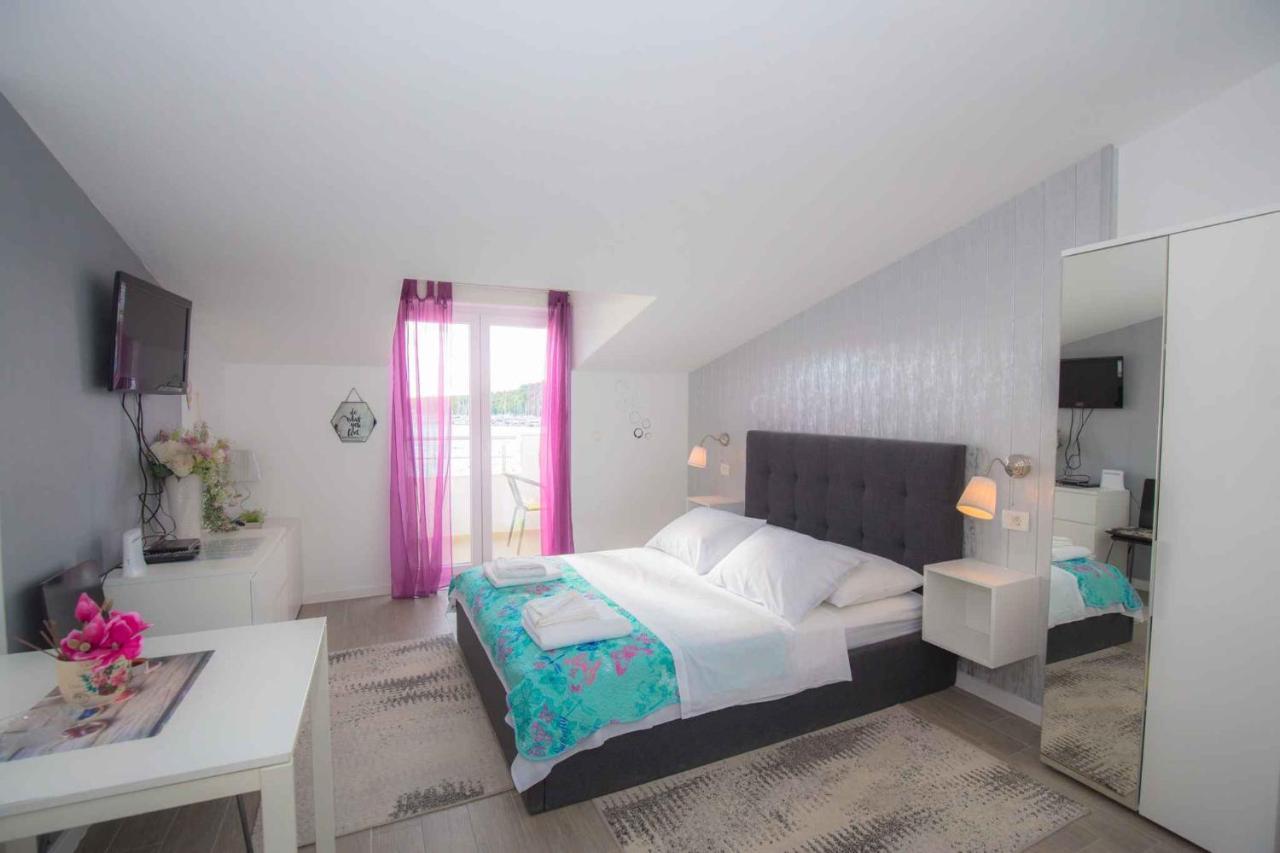 Apartments In Rogoznica 36019 Eksteriør billede