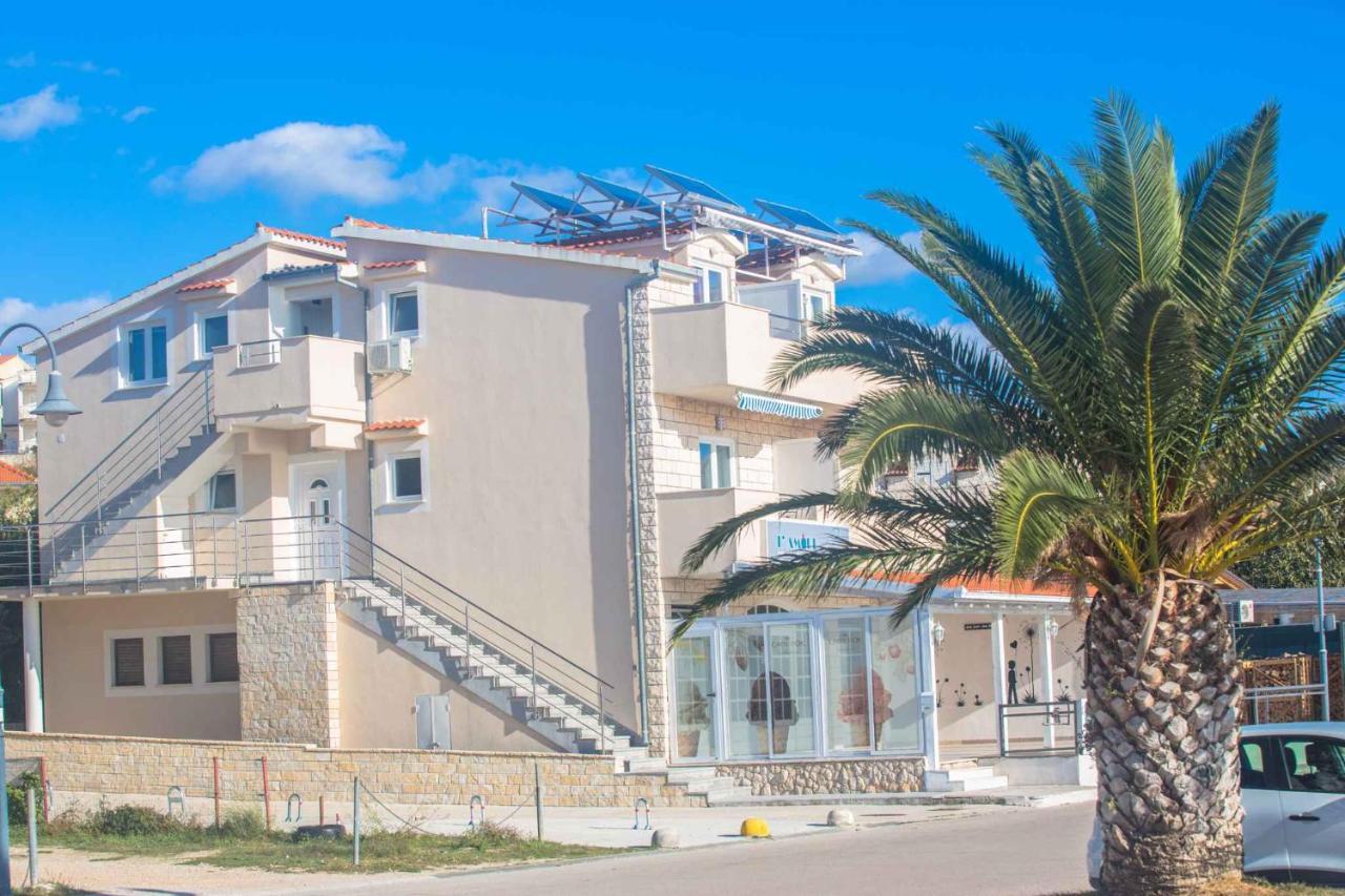 Apartments In Rogoznica 36019 Eksteriør billede