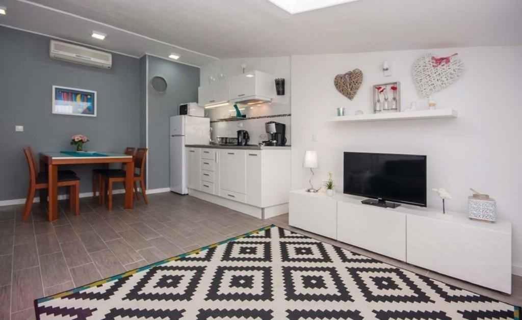 Apartments In Rogoznica 36019 Eksteriør billede