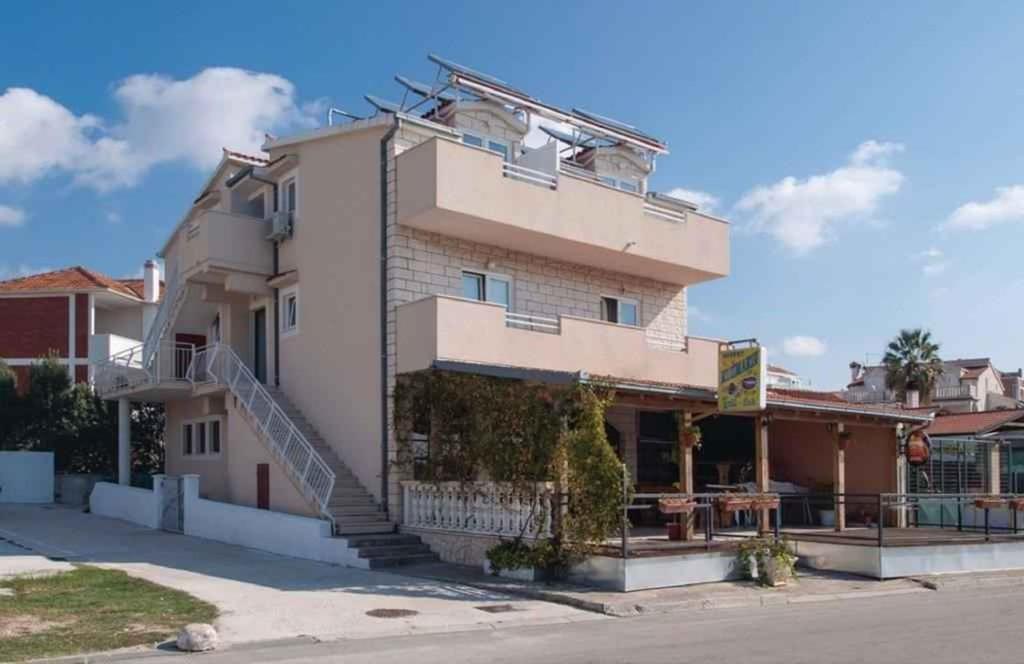 Apartments In Rogoznica 36019 Eksteriør billede