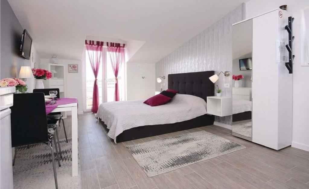 Apartments In Rogoznica 36019 Eksteriør billede