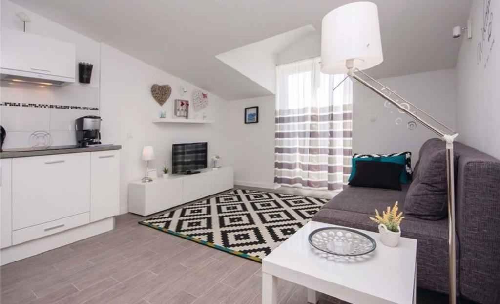 Apartments In Rogoznica 36019 Eksteriør billede
