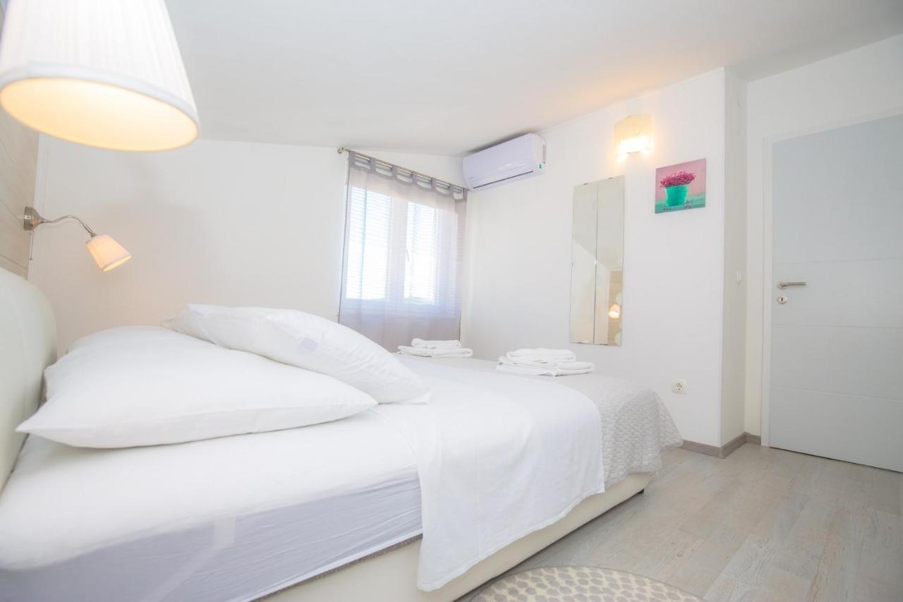 Apartments In Rogoznica 36019 Eksteriør billede